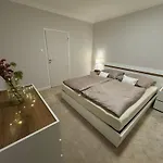Expo - Free Parking Apartment